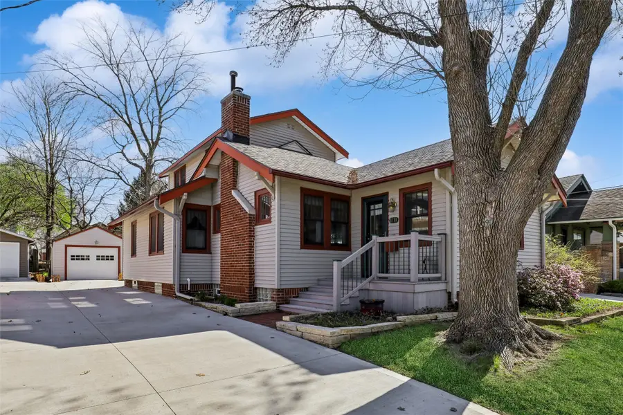 1711 Northwest Drive, Des Moines, IA 50310 - #2