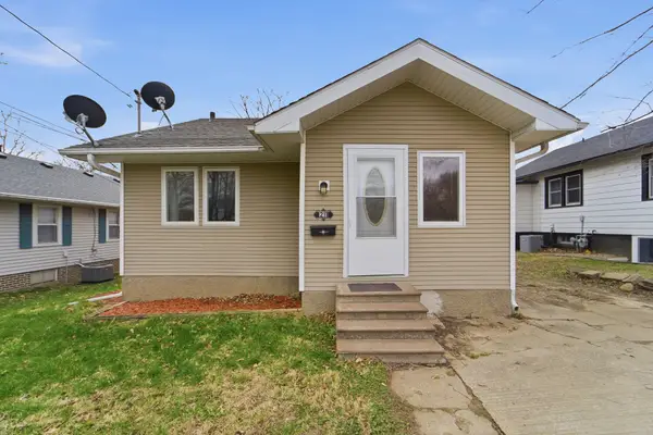 211 W 10th Street S, Newton, IA 50208