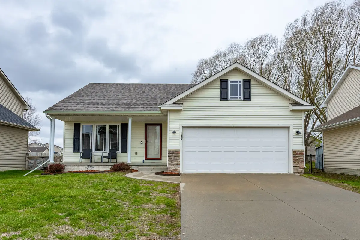 1526 94th Street, West Des Moines, IA 50266 - #1