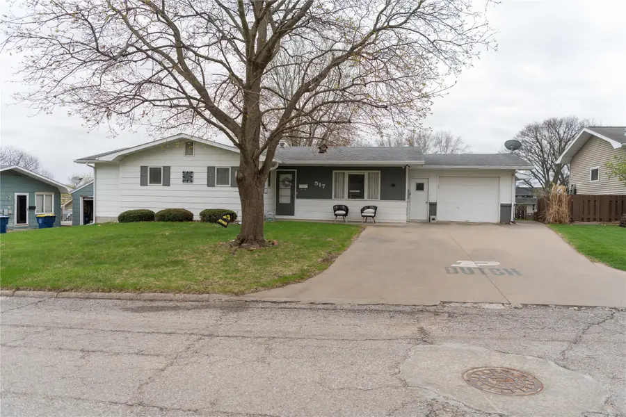 517 Madison Street, Pella, IA 50219 - #2