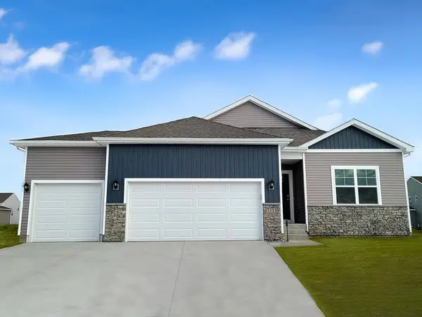 10267 NW 68th Avenue, Johnston, IA 50131