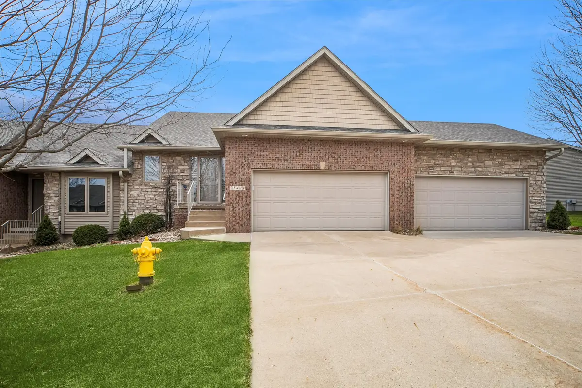 15414 Oakwood Drive, Urbandale, IA 50323 - #1
