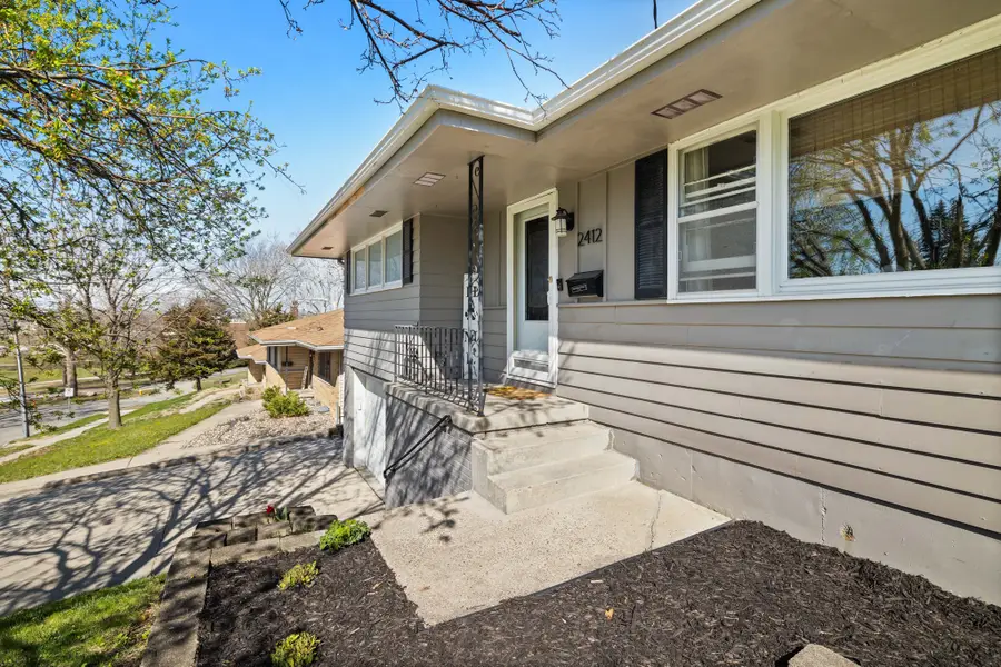 2412 Mansfield Drive, Des Moines, IA 50317 - #2