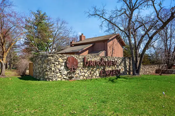 4589 Lockner Drive, Urbandale, IA 50322