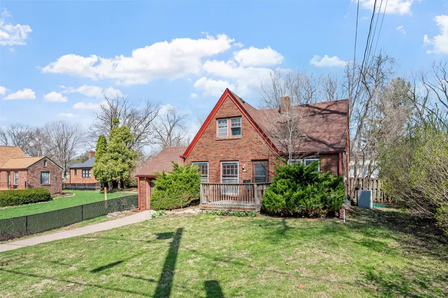 6531 Elmcrest Drive, Windsor Heights, IA 50324 - #3