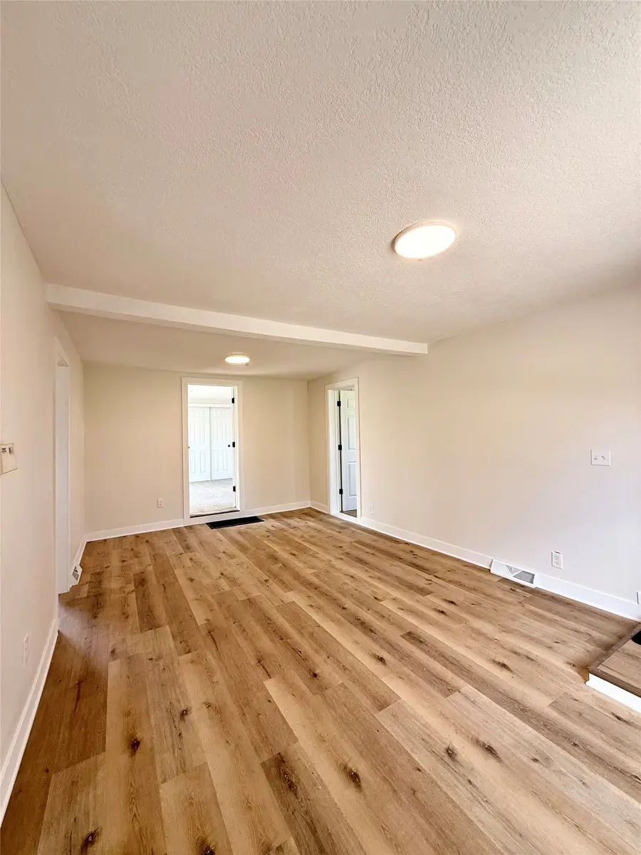 509 E Thornton Avenue, Des Moines, IA 50315 - #3