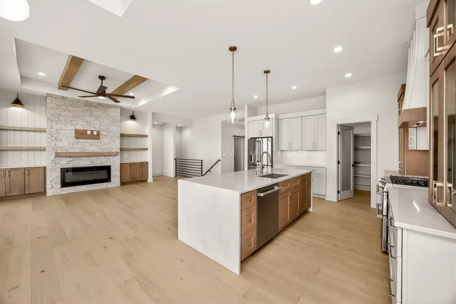 17211 Brookview Drive, Urbandale, IA 50322 - #2