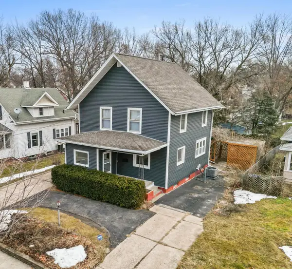 2411 E 9th Street, Des Moines, IA 50316