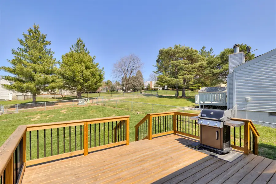 8003 N Walnut Creek Drive, Urbandale, IA 50322 - #2