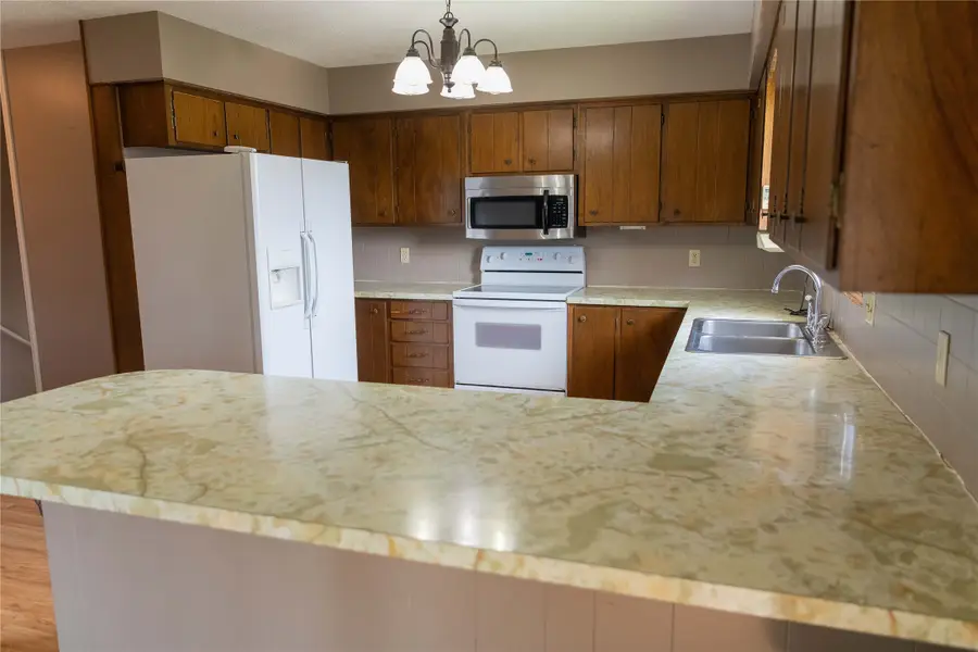 312 Pine Drive, Pella, IA 50219 - #3