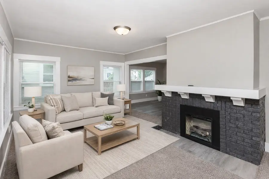 1614 E 13th Street, Des Moines, IA 50316 - #3