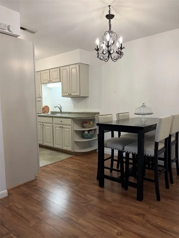 1900 50th Street #9, Des Moines, IA 50310