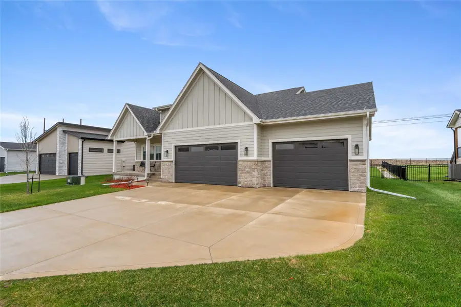 14737 Stonecrop Drive, Urbandale, IA 50323 - #2