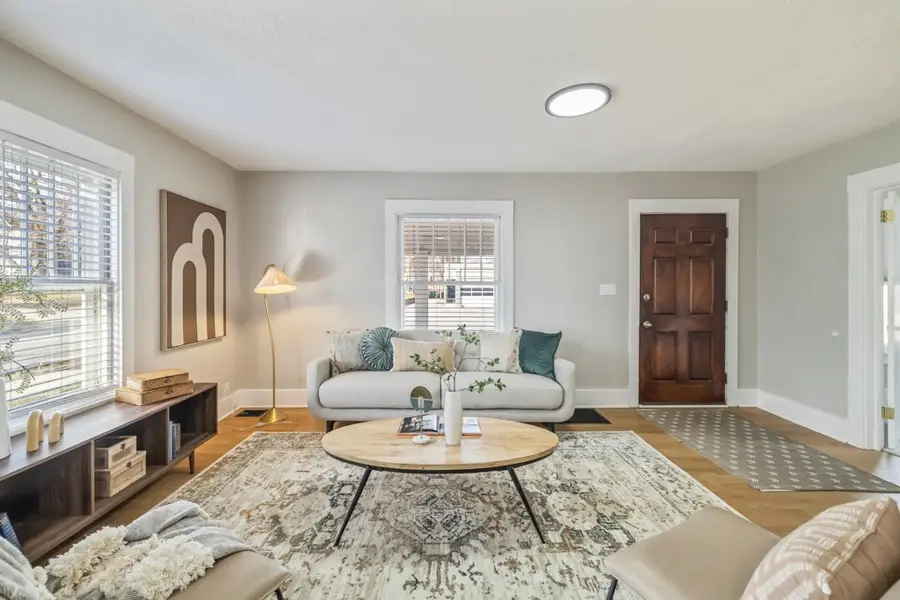 1242 Mckinley Avenue, Des Moines, IA 50315 - #2