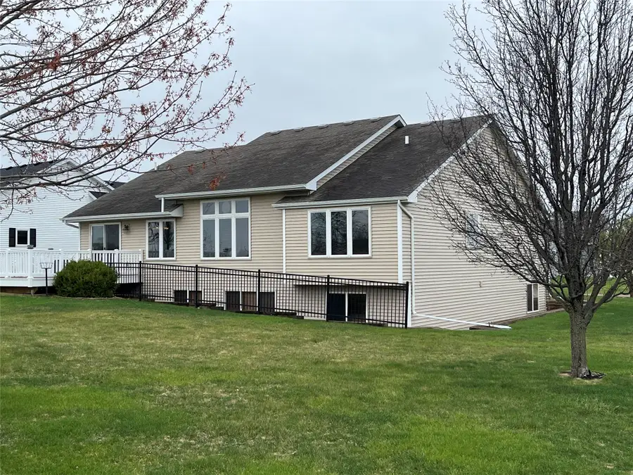 619 W Pine Avenue, Norwalk, IA 50211 - #3