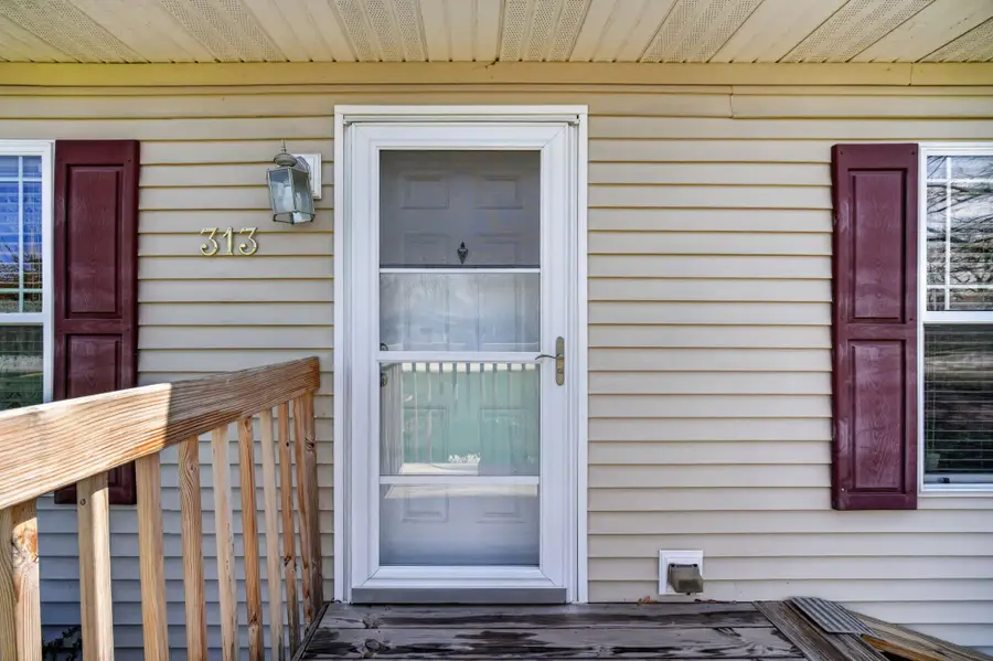 313 Market Avenue Nw, Mitchellville, IA 50169 - #3