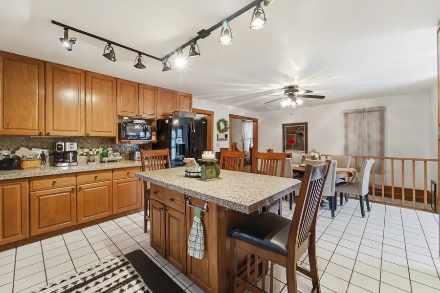 813 E Montgomery Street, Knoxville, IA 50138 - #3