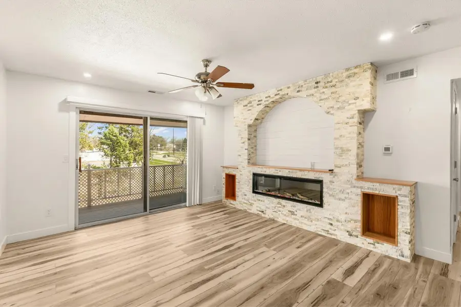 7815 Douglas Avenue #305, Urbandale, IA 50322 - #3