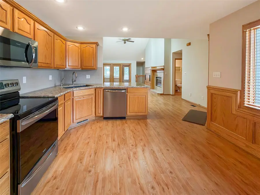 15764 Sheridan Avenue, Clive, IA 50325 - #3