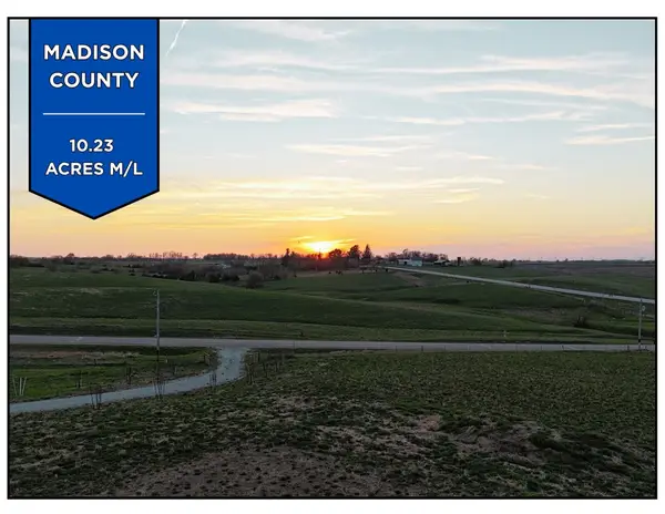 2212 Deer Run Avenue, Winterset, IA 50273