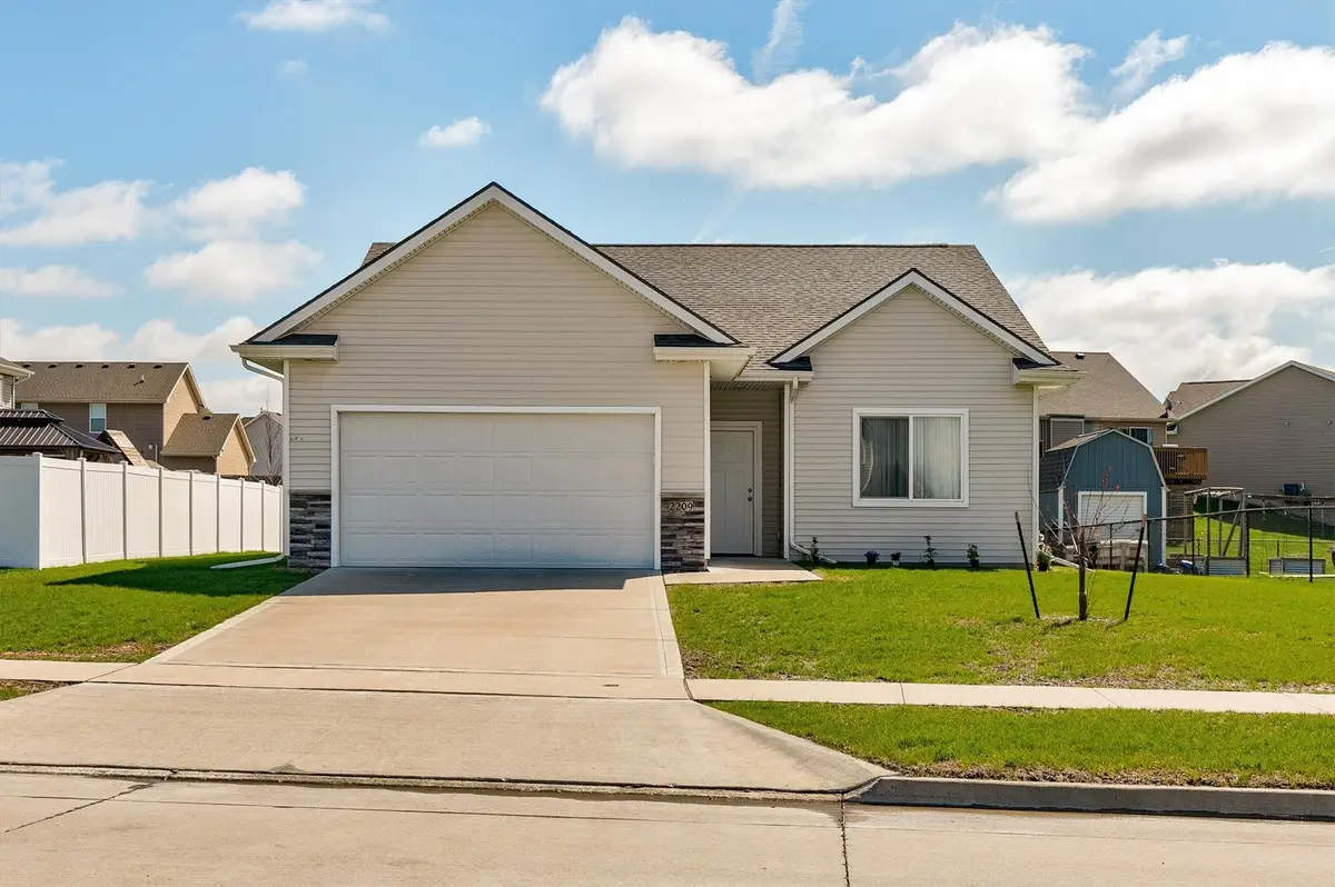 2209 Sunview Drive, Granger, IA 50109 - #1