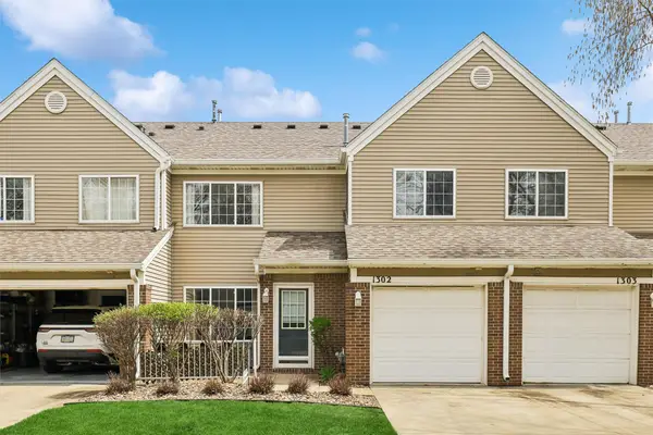 6855 Woodland Avenue #1302, West Des Moines, IA 50266