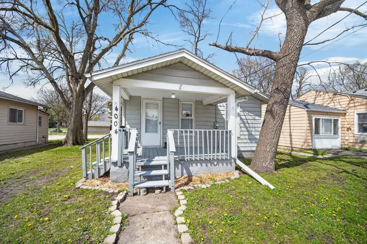 4004 2nd Avenue, Des Moines, IA 50313 - #1