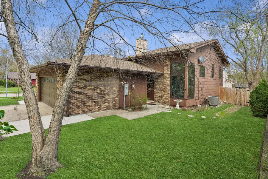 4557 50th Street, Des Moines, IA 50310 - #2