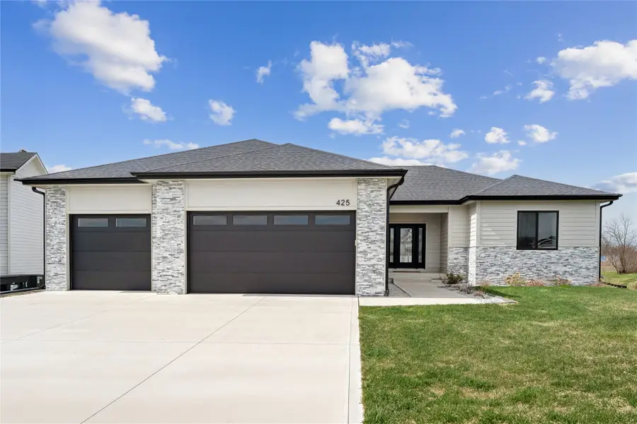 425 NW Woodmoor Drive, Waukee, IA 50263 - #2