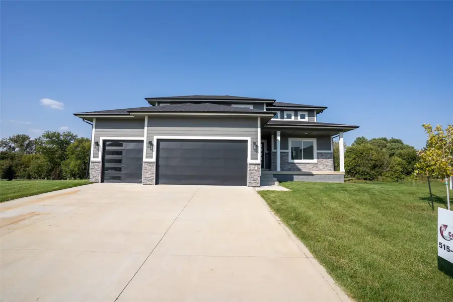 537 SE Walnut Woods Drive, West Des Moines, IA 50265 - #2