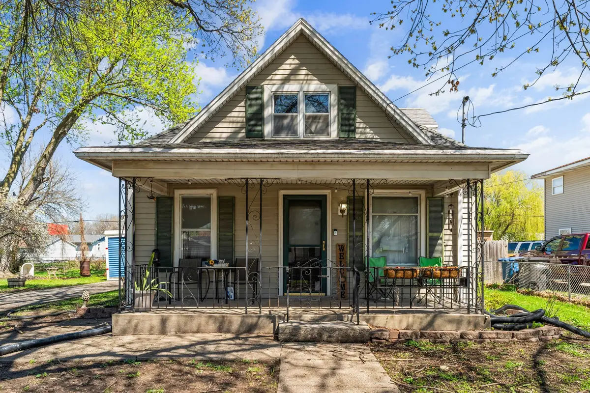 316 E Jackson Avenue, Des Moines, IA 50315 - #1