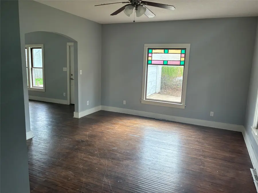 317 W Jefferson Street, Winterset, IA 50273 - #2