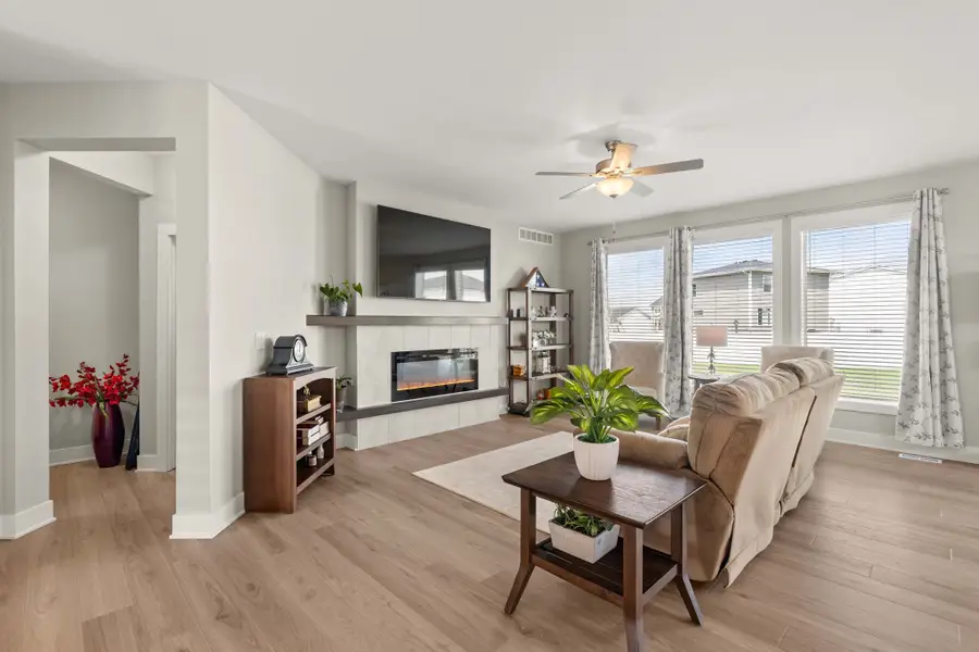 15005 Springbrook Trail, Urbandale, IA 50323 - #2