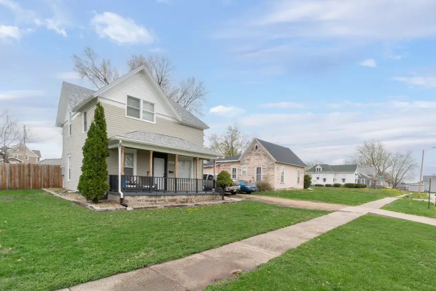 803 W Nevada Street, Marshalltown, IA 50158 - #2