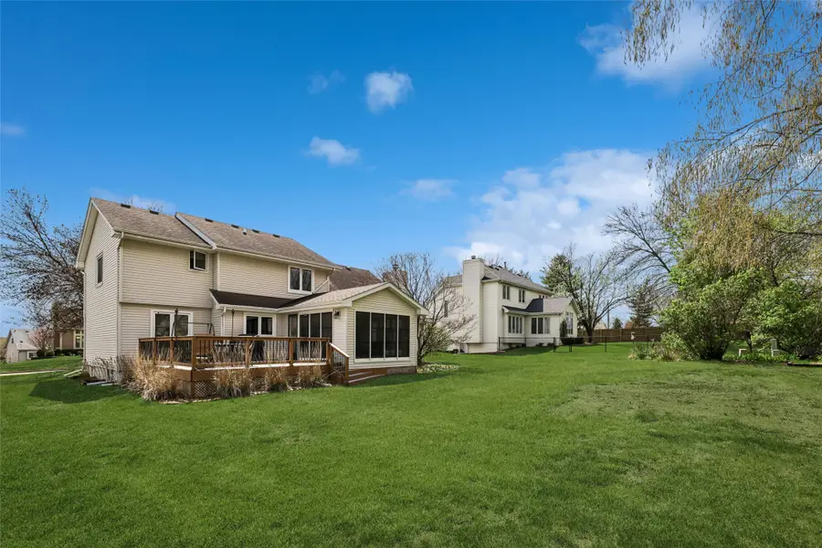 9913 Alpine Drive, Urbandale, IA 50322 - #2