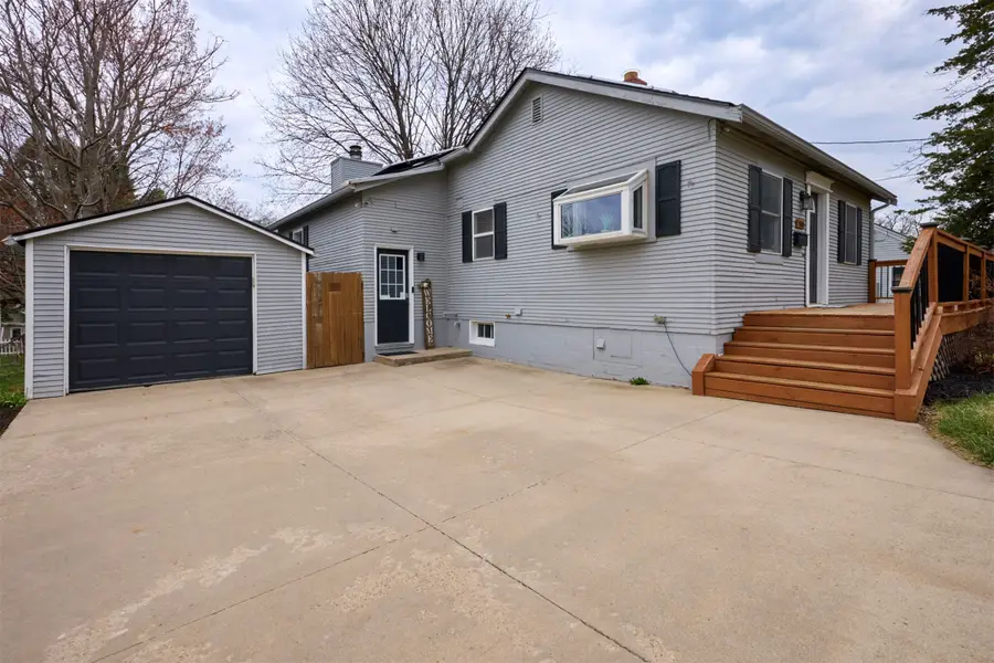 801 Boulder Avenue, Des Moines, IA 50315 - #2