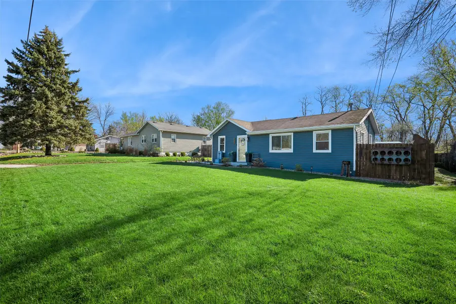 2445 NE 53rd Court, Des Moines, IA 50317 - #2