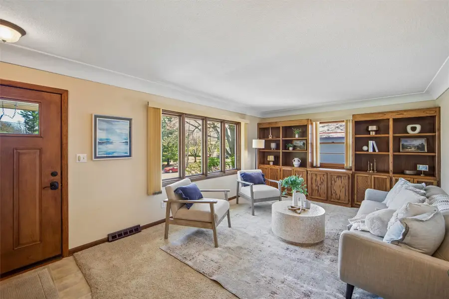 3404 70th Street, Urbandale, IA 50322 - #3