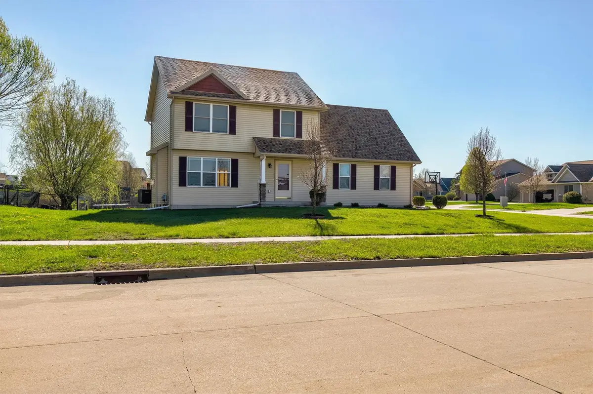 105 SE Kellerman Lane, Waukee, IA 50263 - #1