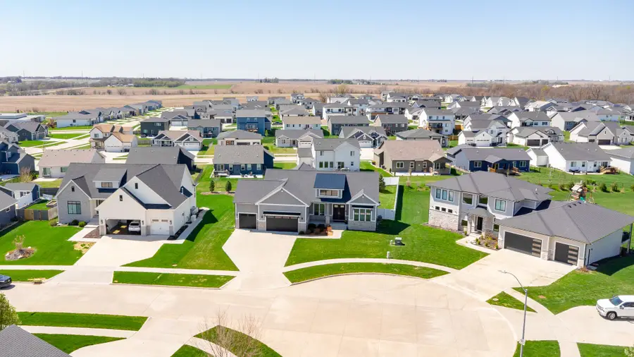 2630 Crescent Ridge Drive, Waukee, IA 50263 - #2