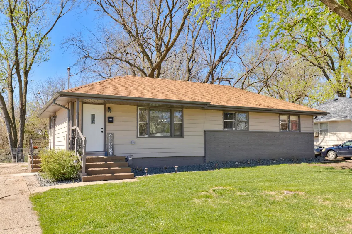 2316 Vine Street, West Des Moines, IA 50265 - #1