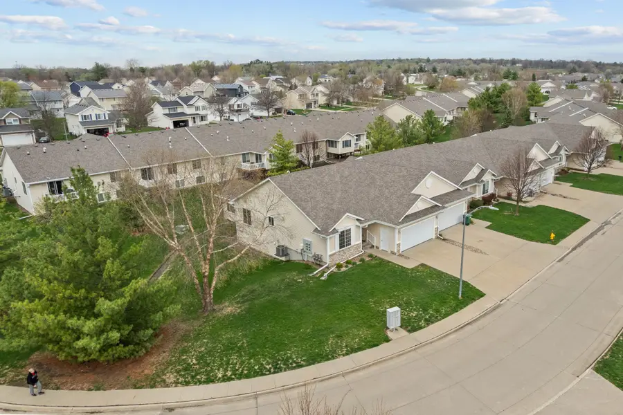 6030 Pinewood Court, Johnston, IA 50131 - #3