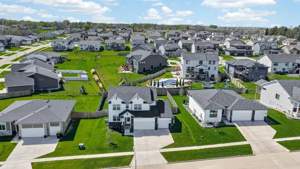 1404 Timberview Drive, Adel, IA 50003