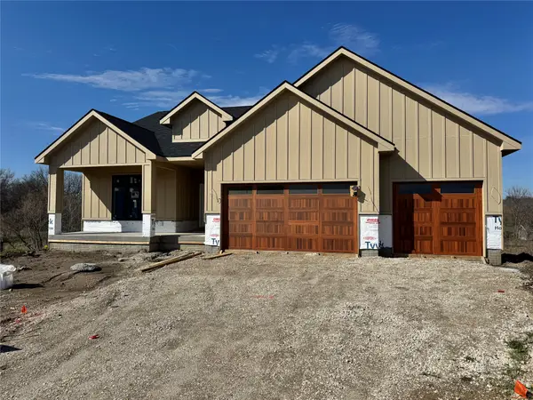 3805 Woodland Court, Waukee, IA 50263