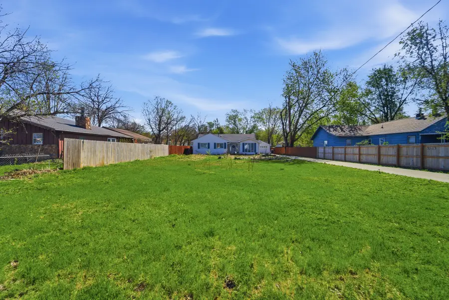 3513 E 37th Street, Des Moines, IA 50317 - #3