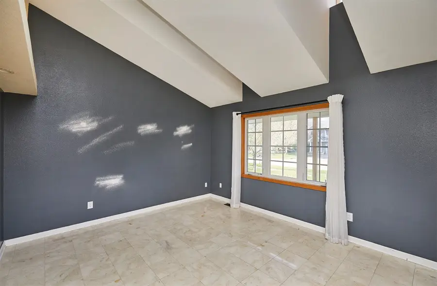 3424 Glenwood Drive, West Des Moines, IA 50265 - #3