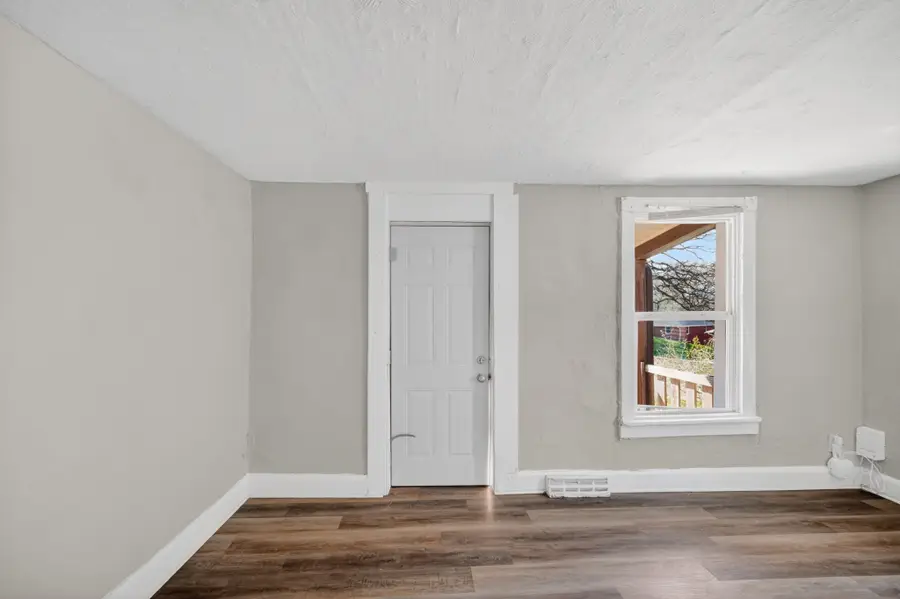 1987 & 1989 SW 1st Street, Des Moines, IA 50315 - #2