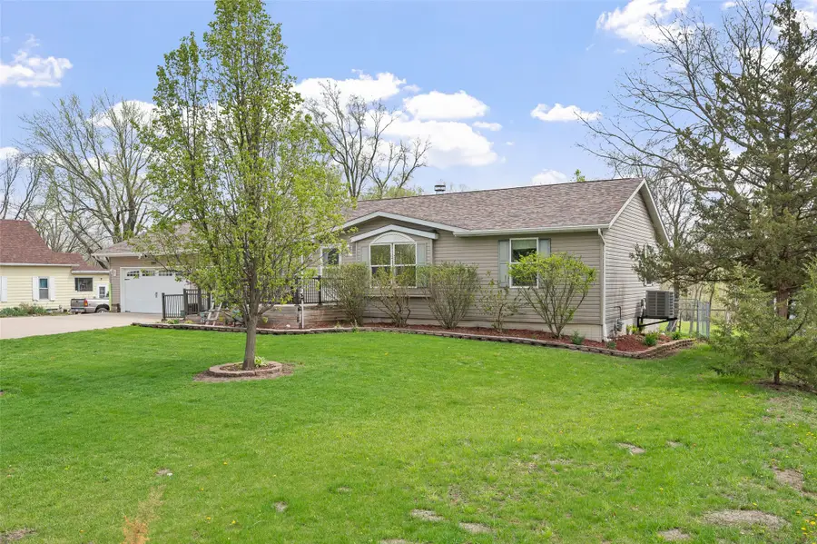 4555 NE 34th Court, Des Moines, IA 50317 - #3