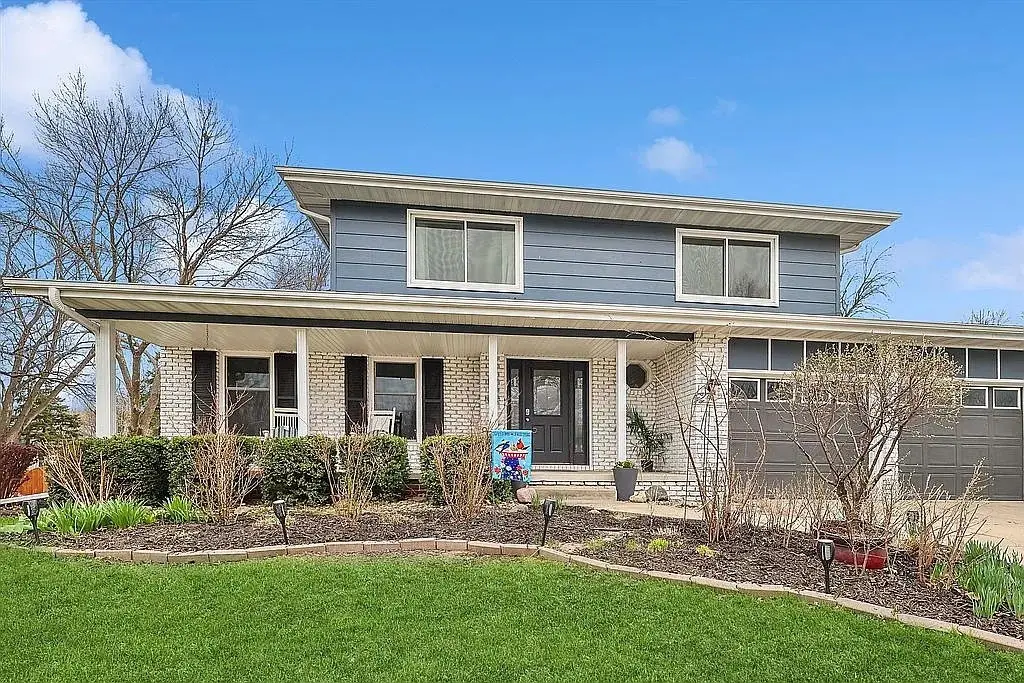 9654 Elmcrest Drive, Clive, IA 50325 - #1