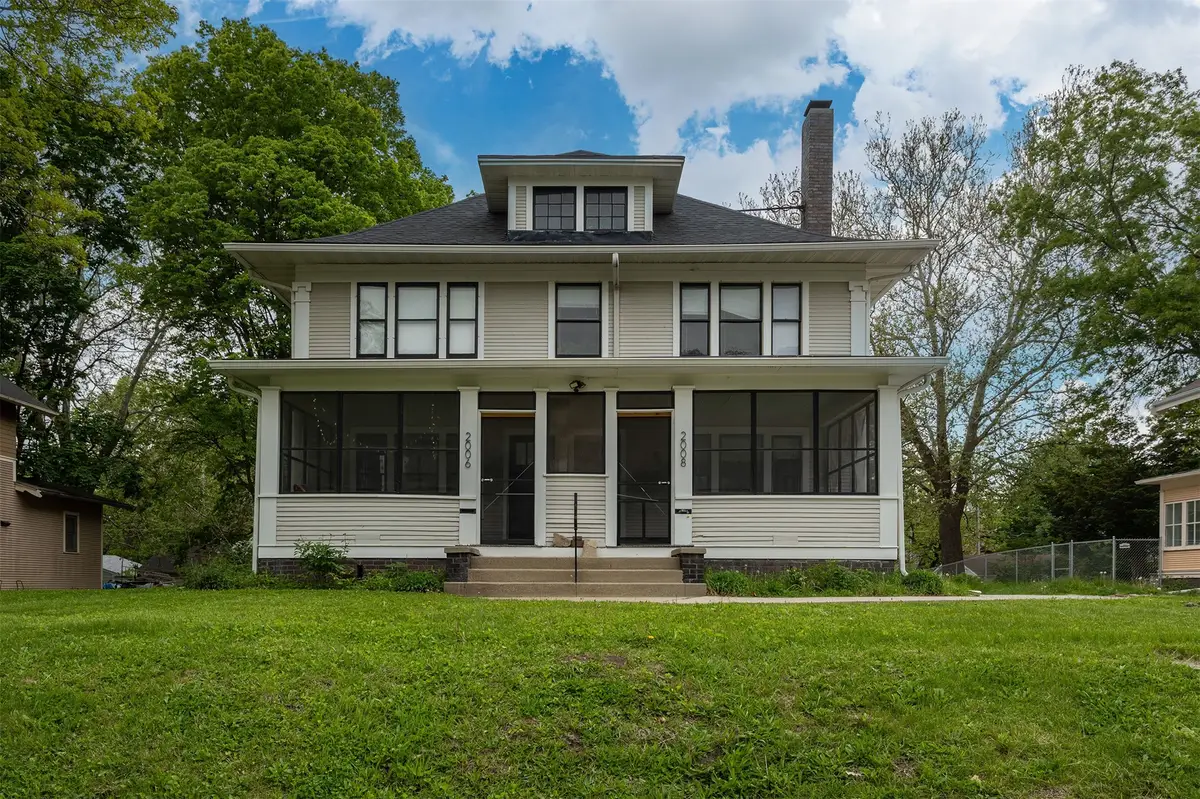 2008-2006 E 12th Street, Des Moines, IA 50316 - #1